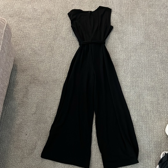 Women’s flowy black tying jumpsuit - Picture 4 of 6